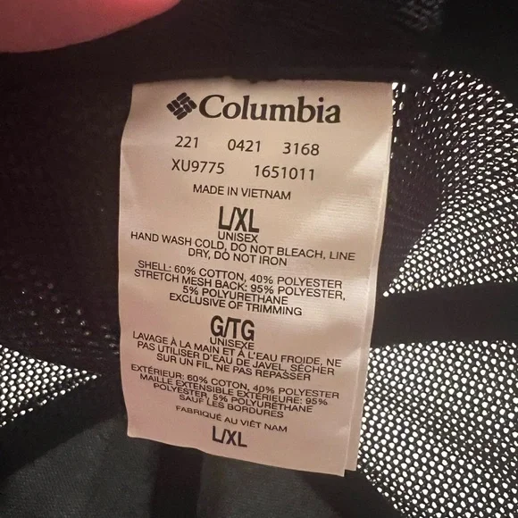 NWOT Columbia Black Flexfit Cap Size L/XL Black/Black (D1) - Picture 5 of 5